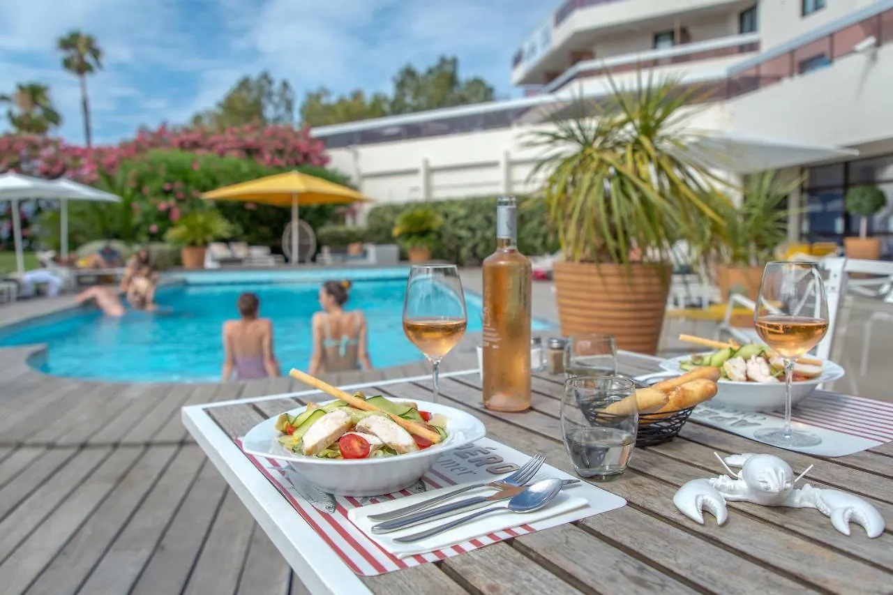 Mercure Hyeres Centre Cote D'Azur 4*,