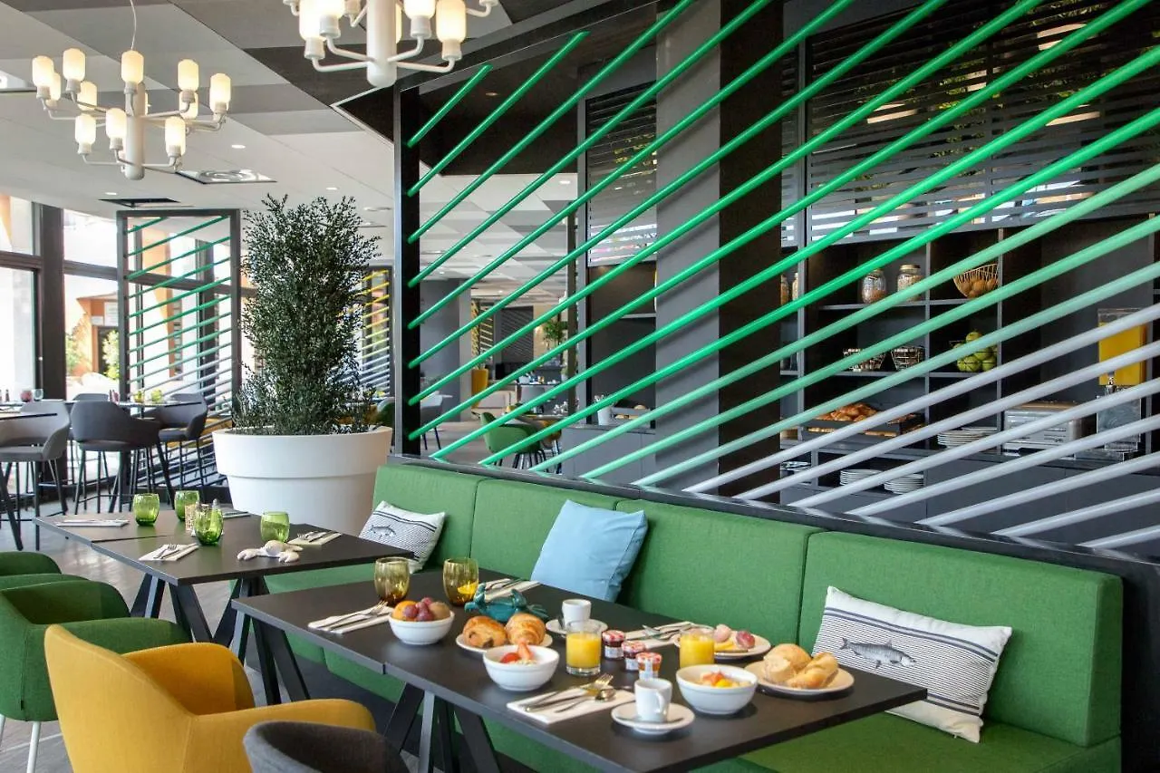 Mercure Hyeres Centre Cote D'Azur 4*,